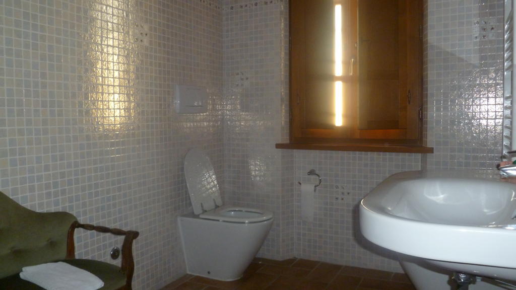 ماساروسا Le Ginestre B & B الغرفة الصورة