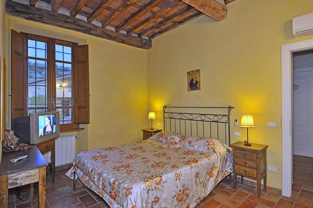 ماساروسا Le Ginestre B & B الغرفة الصورة