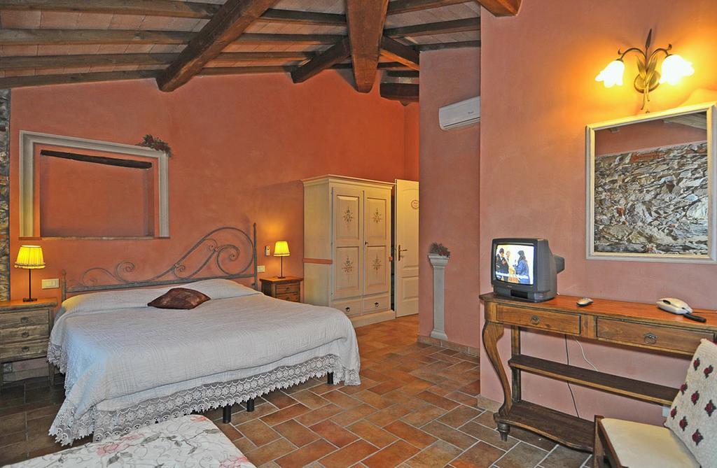 ماساروسا Le Ginestre B & B الغرفة الصورة